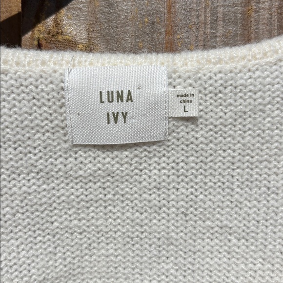 Anthropologie | Luna Ivy Strawberry Knit Crop Sweater - Picture 3 of 4